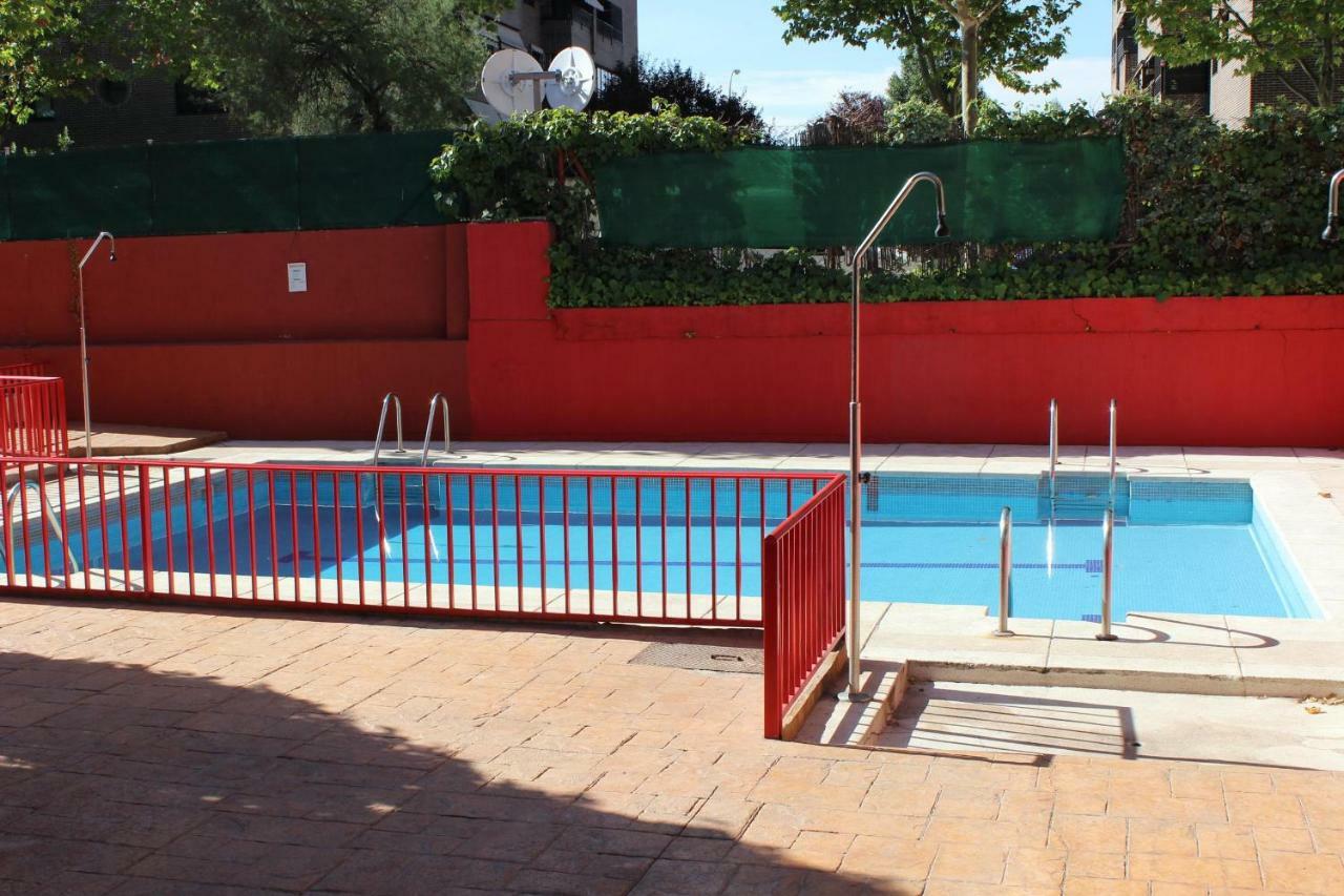 Апартаменты Vivienda Familiar Con Jardin Junto A Ifema Мадрид Экстерьер фото