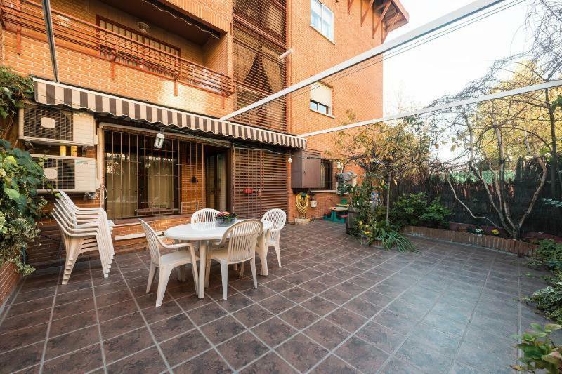 Апартаменты Vivienda Familiar Con Jardin Junto A Ifema Мадрид Экстерьер фото