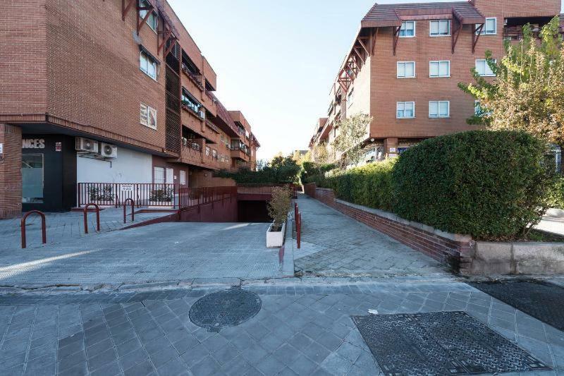 Апартаменты Vivienda Familiar Con Jardin Junto A Ifema Мадрид Экстерьер фото