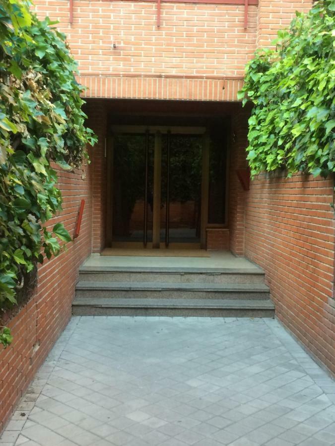 Апартаменты Vivienda Familiar Con Jardin Junto A Ifema Мадрид Экстерьер фото